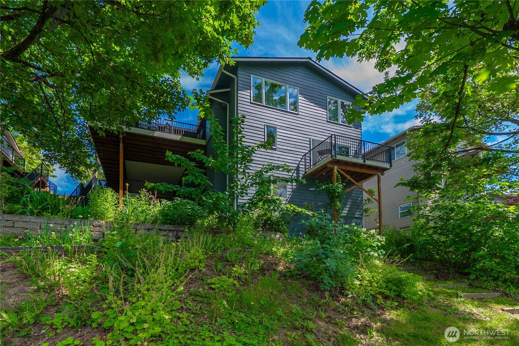5643 16th Avenue SW Seattle WA 98106