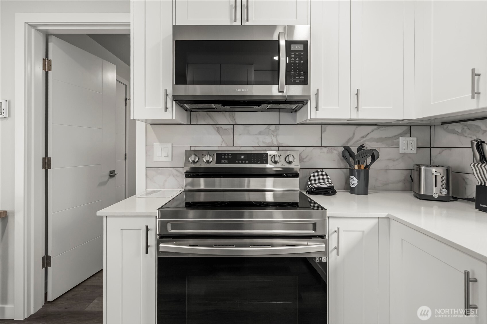 5643 16th Avenue SW Seattle WA 98106
