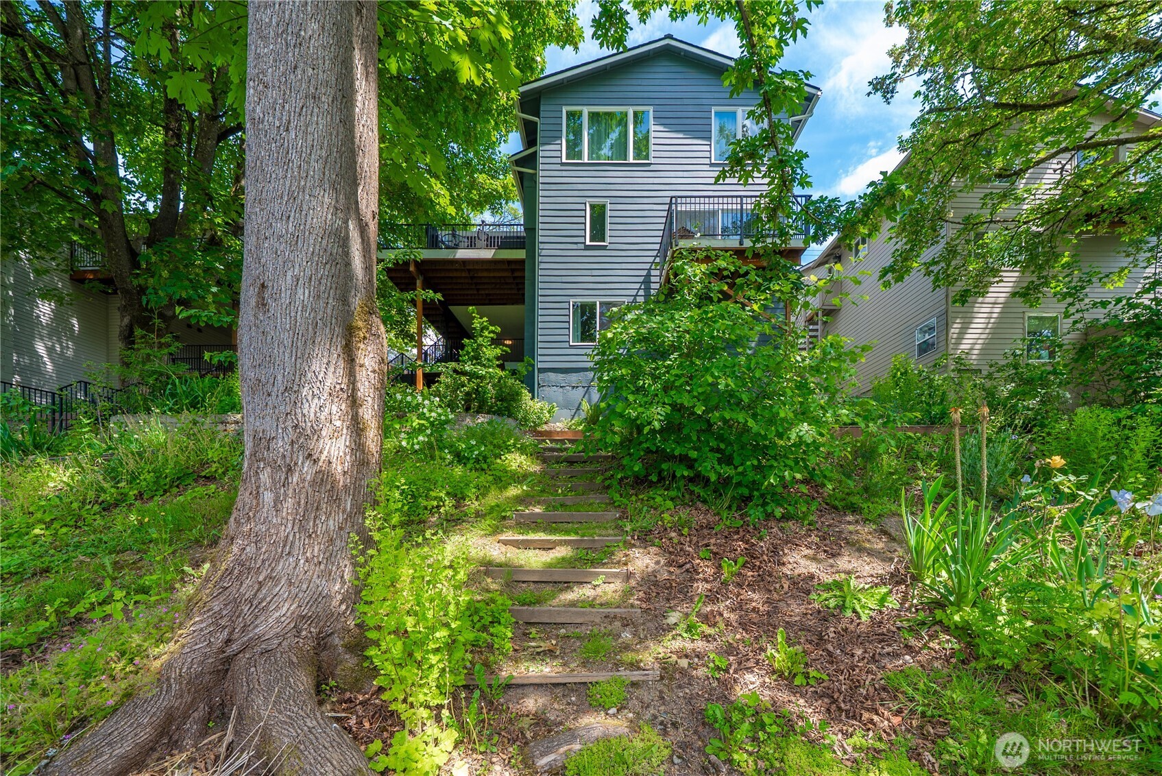 5643 16th Avenue SW Seattle WA 98106