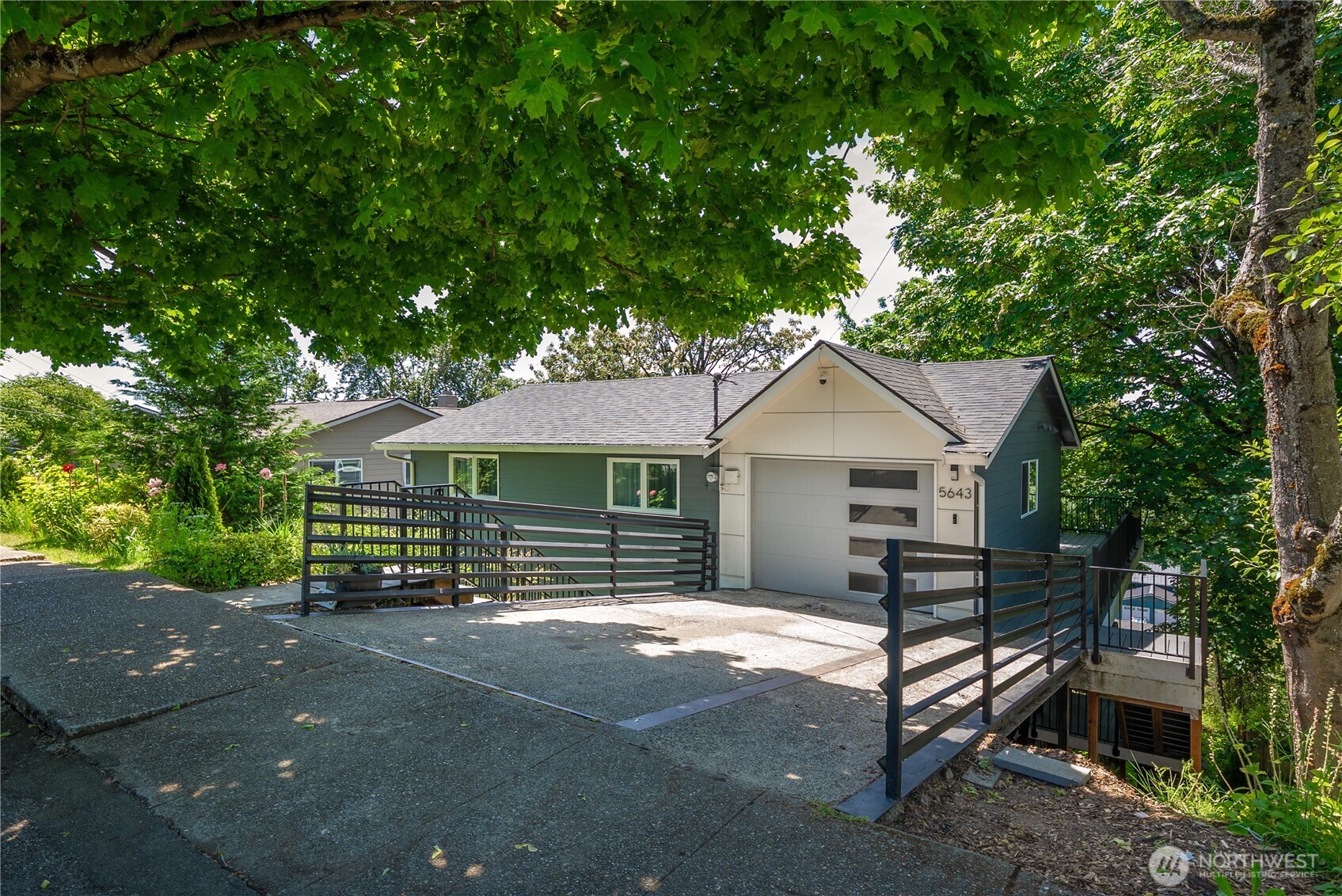5643 16th Avenue SW Seattle WA 98106