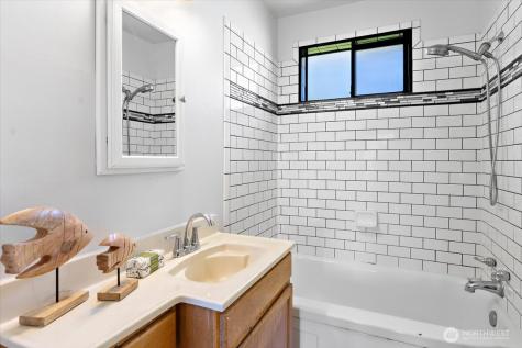 3817 Shelby Lynnwood WA 98087