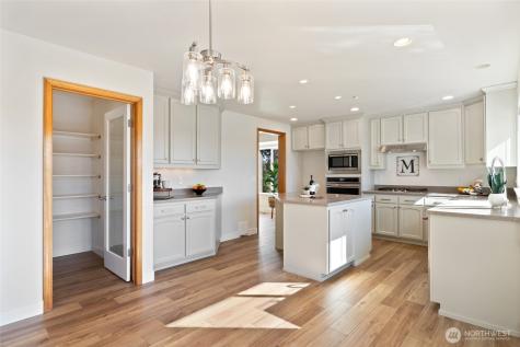 2255 Aviator Lane Oak Harbor WA 98277