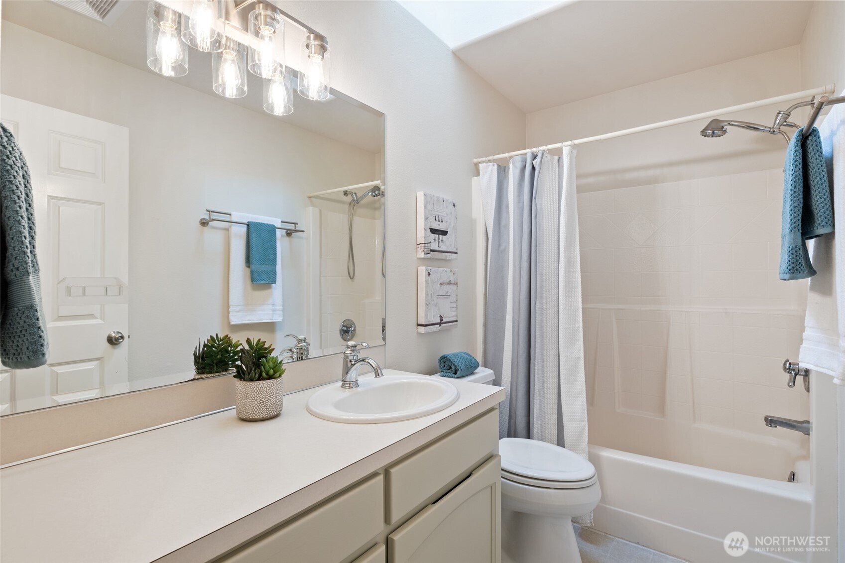 2255 Aviator Lane Oak Harbor WA 98277