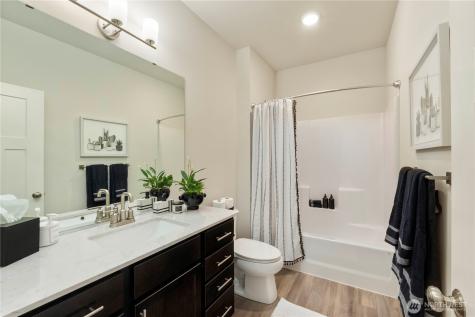 18021 133rd Avenue E Puyallup WA 98374