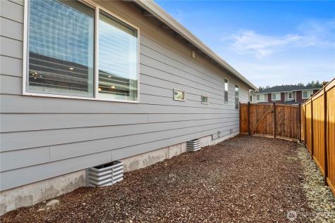 18021 133rd Avenue E Puyallup WA 98374
