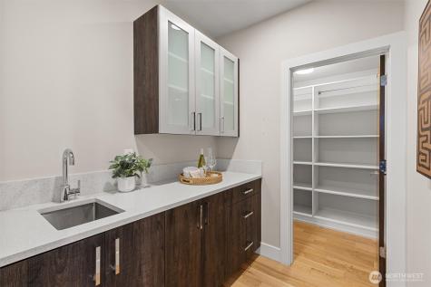 16323 NE 44th Court Redmond WA 98052