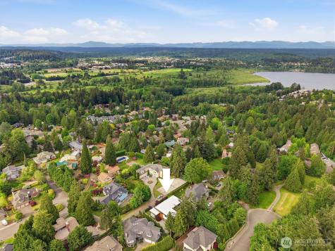 16323 NE 44th Court Redmond WA 98052