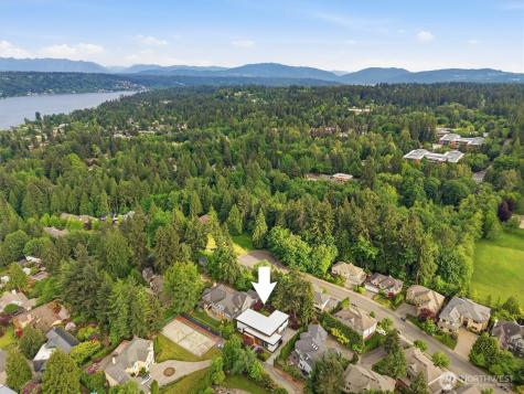 16323 NE 44th Court Redmond WA 98052