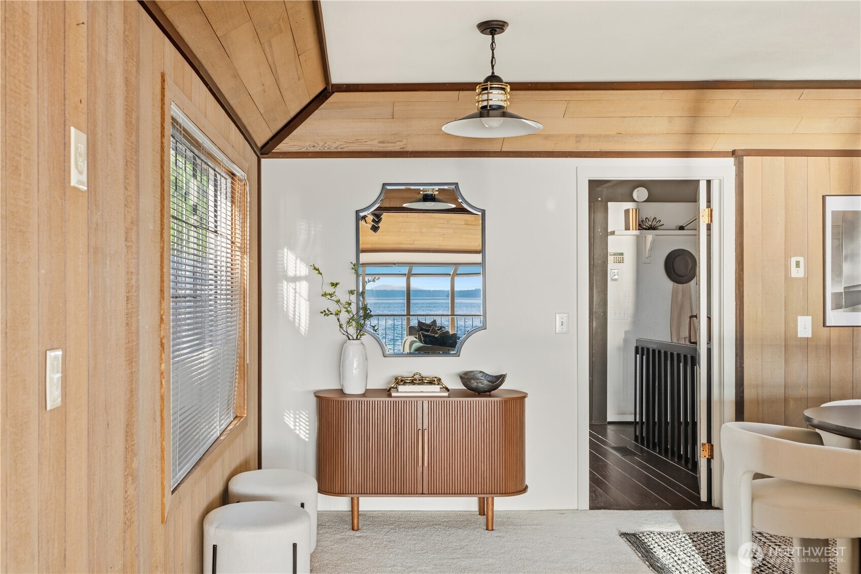 5637 Beach Drive SW Seattle WA 98136