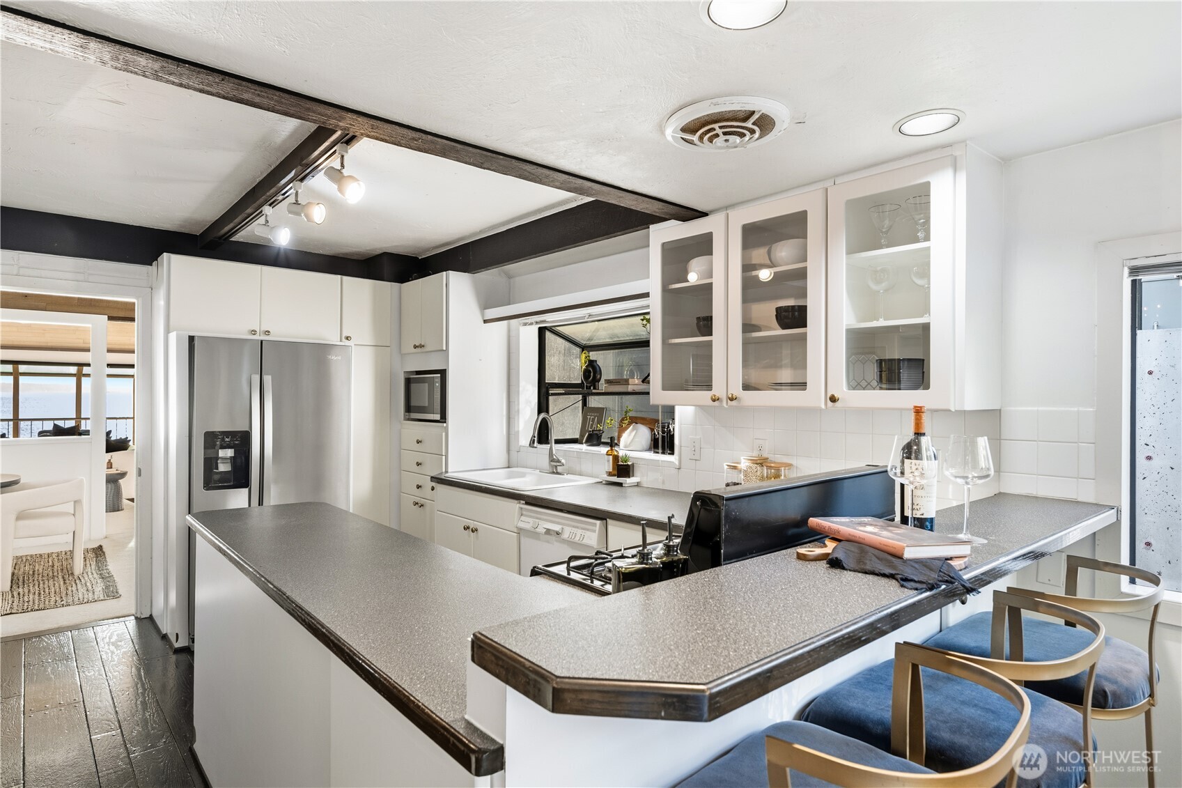 5637 Beach Drive SW Seattle WA 98136