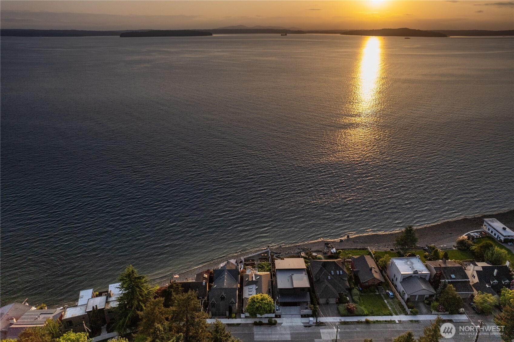 5637 Beach Drive SW Seattle WA 98136