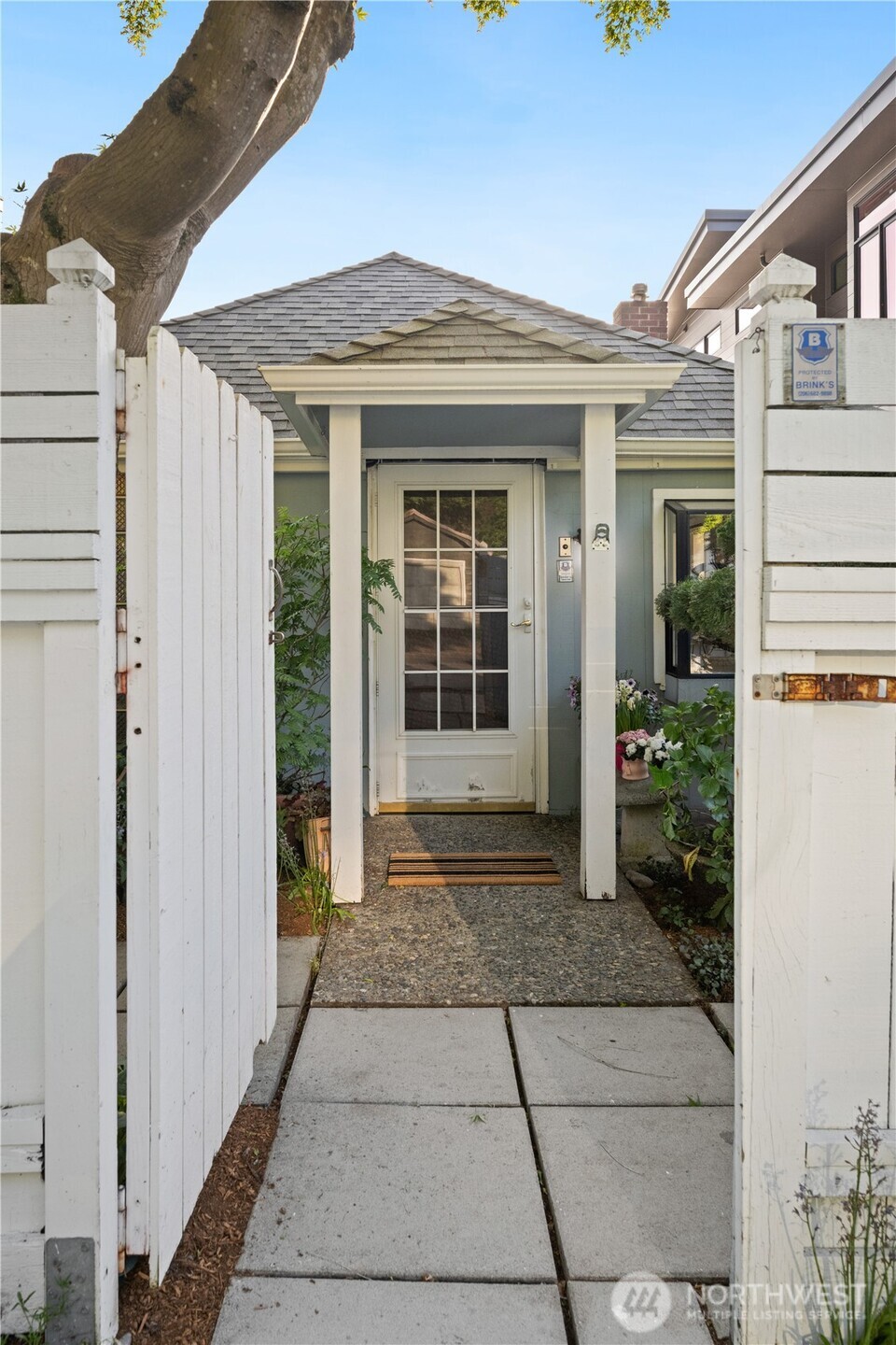 5637 Beach Drive SW Seattle WA 98136