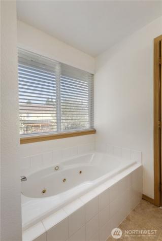 10124 SE 243rd Street Kent WA 98030