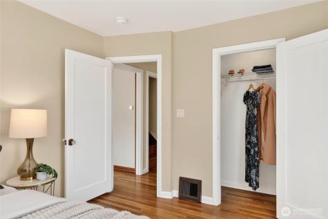 3245 45th Avenue SW Seattle WA 98116