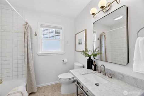 3245 45th Avenue SW Seattle WA 98116