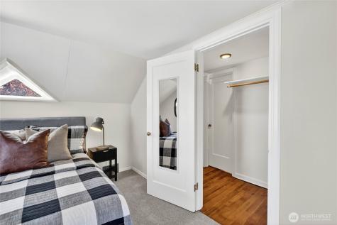 3245 45th Avenue SW Seattle WA 98116