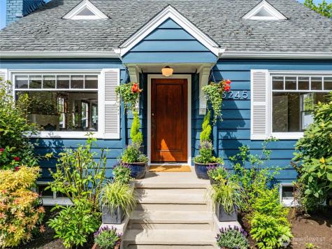 3245 45th Avenue SW Seattle WA 98116