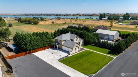 6795 Road D.8 NE Moses Lake WA 98837