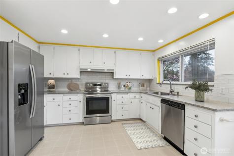 18930 66th Place W Lynnwood WA 98036