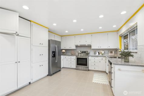 18930 66th Place W Lynnwood WA 98036