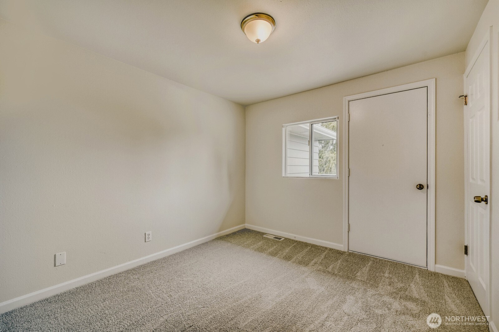 8305 43rd Place W University Place WA 98466