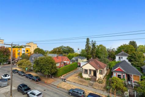 1645 22nd Avenue Seattle WA 98122