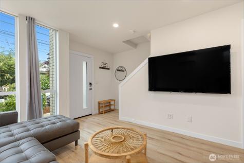 1645 22nd Avenue Seattle WA 98122