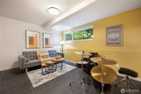 2705 S Charlestown Street Seattle WA 98108