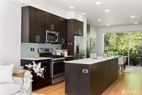 2705 S Charlestown Street Seattle WA 98108