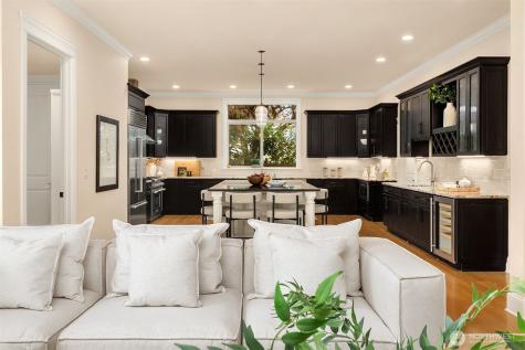 1145 33rd Avenue E Seattle WA 98112