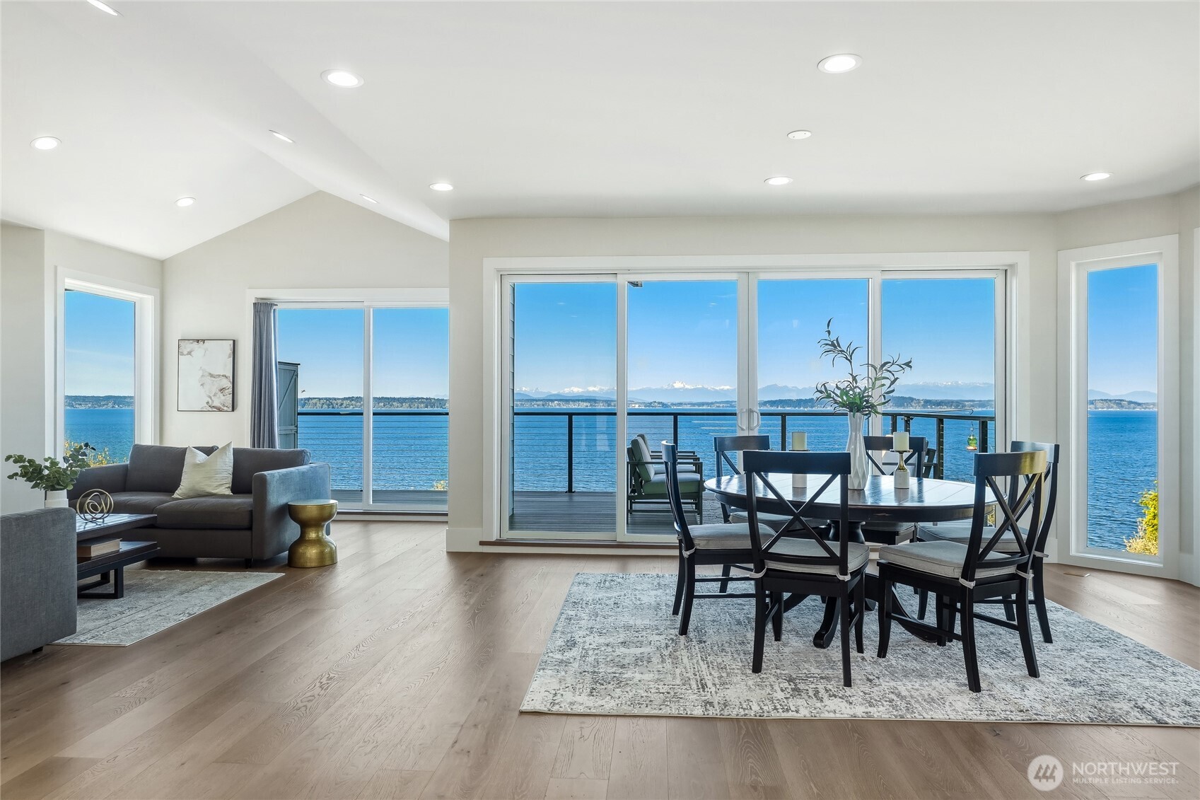 6029 Atlas Place SW Seattle WA 98136