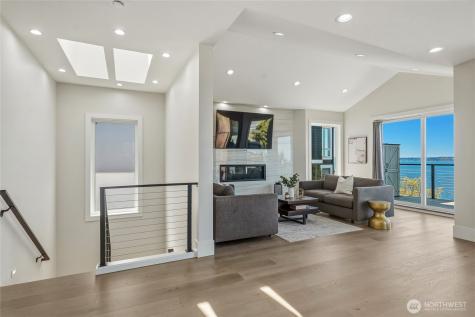 6029 Atlas Place SW Seattle WA 98136