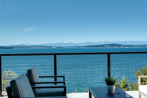 6029 Atlas Place SW Seattle WA 98136