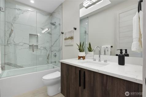 6029 Atlas Place SW Seattle WA 98136
