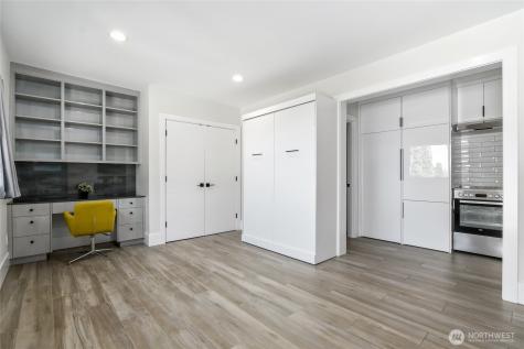 6029 Atlas Place SW Seattle WA 98136