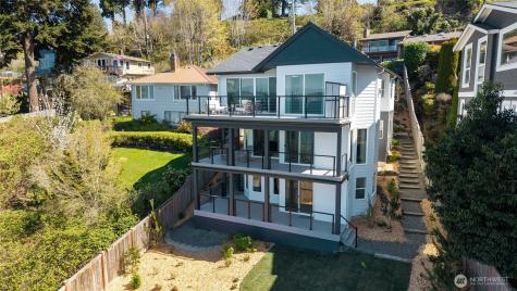 6029 Atlas Place SW Seattle WA 98136