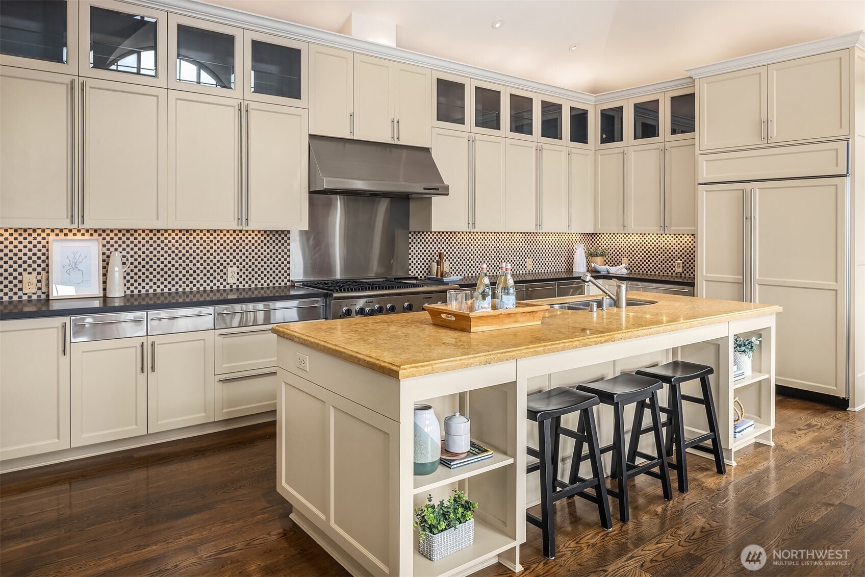 463 39th Avenue E Seattle WA 98112