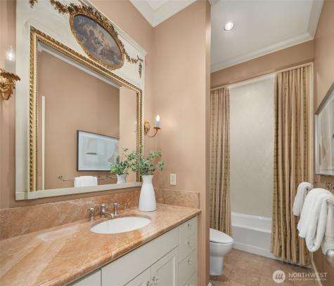 463 39th Avenue E Seattle WA 98112