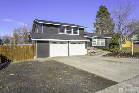 306 Belmont Avenue Moses Lake WA 98837