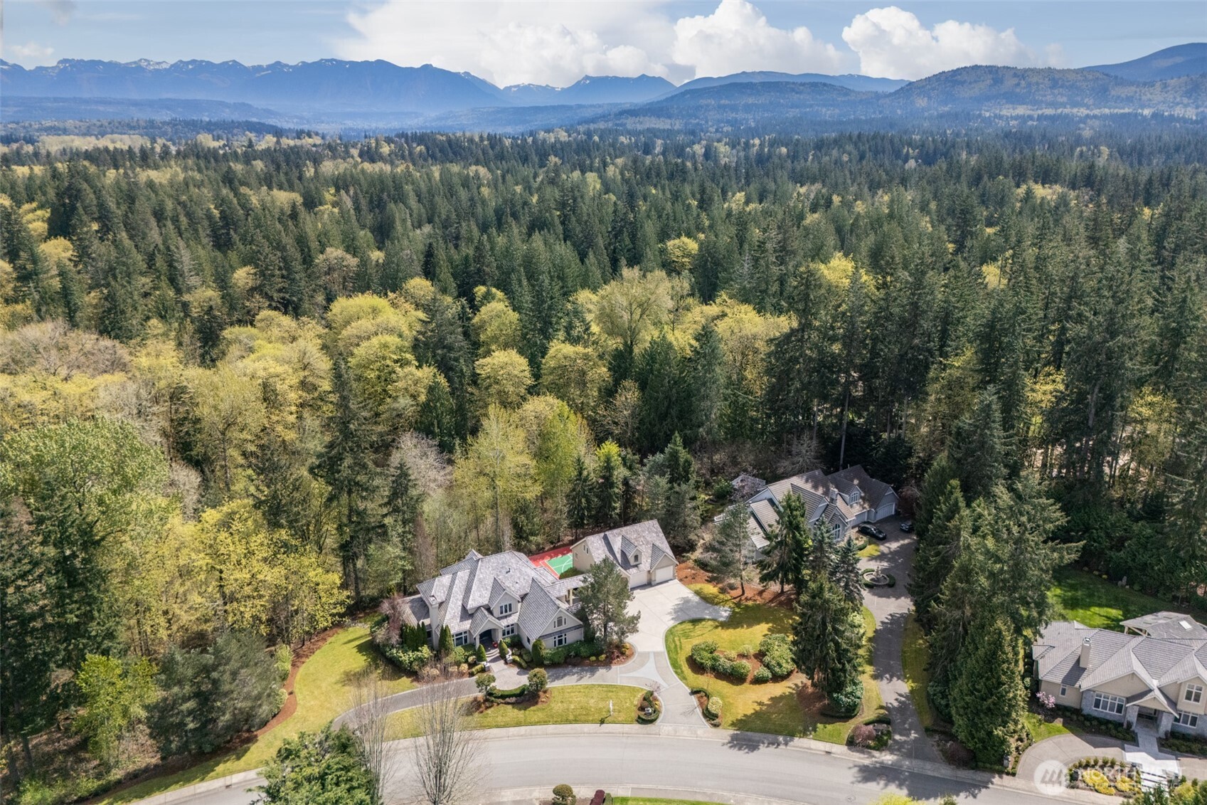 818 Windsor Drive SE Sammamish WA 98074