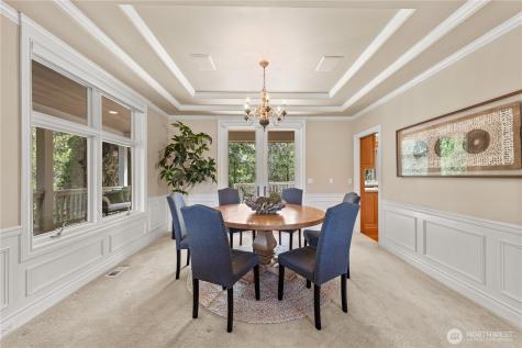 818 Windsor Drive SE Sammamish WA 98074