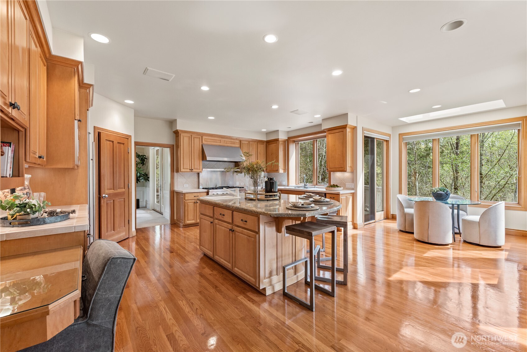 818 Windsor Drive SE Sammamish WA 98074