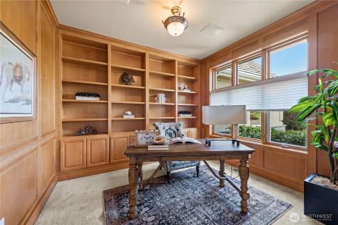 818 Windsor Drive SE Sammamish WA 98074