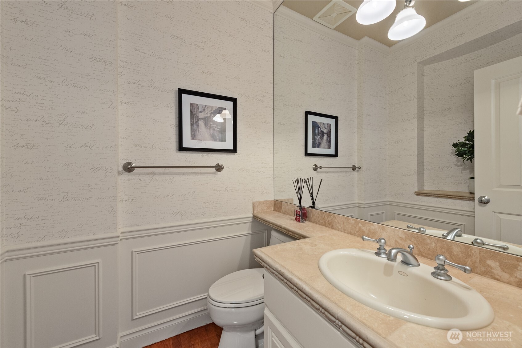 818 Windsor Drive SE Sammamish WA 98074