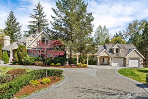 818 Windsor Drive SE Sammamish WA 98074