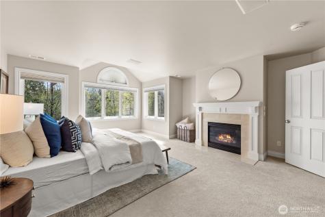 818 Windsor Drive SE Sammamish WA 98074