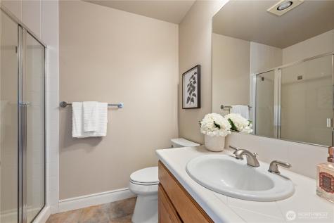 818 Windsor Drive SE Sammamish WA 98074