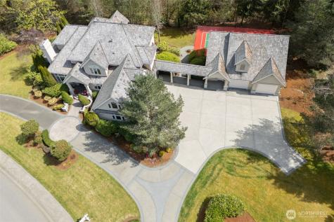 818 Windsor Drive SE Sammamish WA 98074