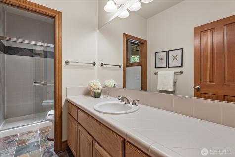 818 Windsor Drive SE Sammamish WA 98074