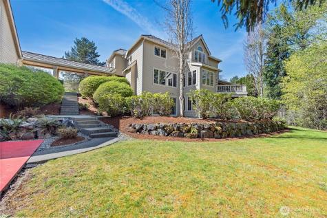 818 Windsor Drive SE Sammamish WA 98074